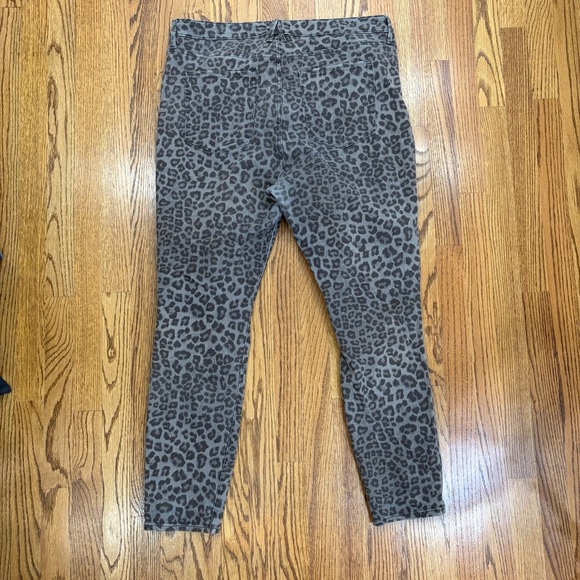Good American Gray Leopard Pants - Picture 5 of 14